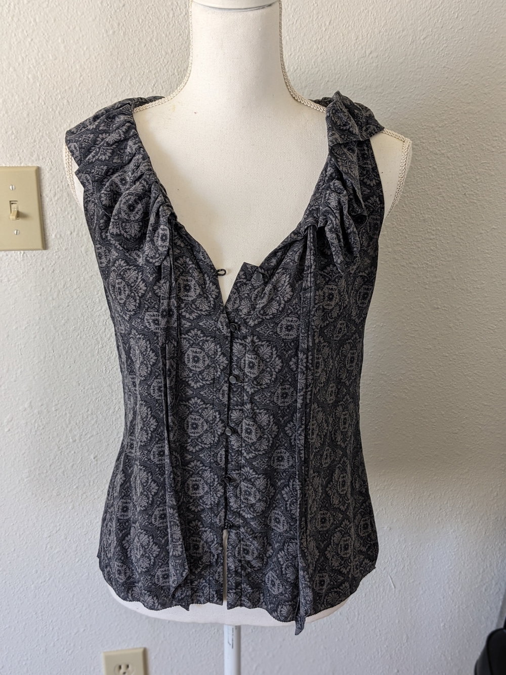 Banana Republic 100% Silk Tie Front Patterned Blouse